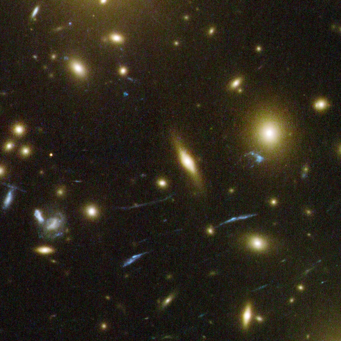 Abell 1703 – Hubble Space Telescope Image