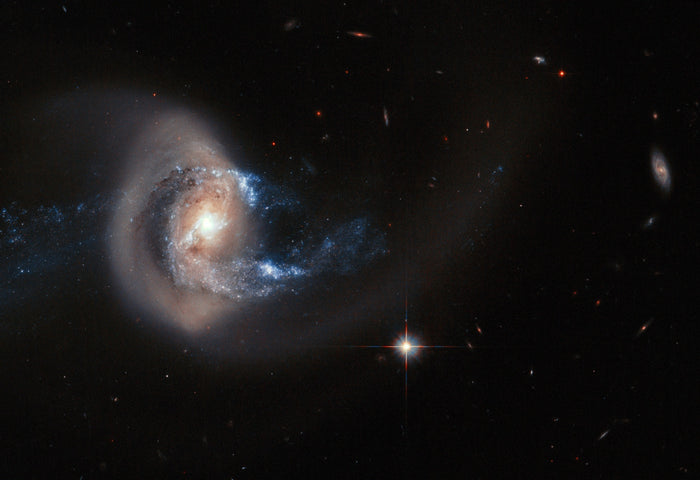 Arp 284 (NGC 7714) – Hubble Space Telescope Image