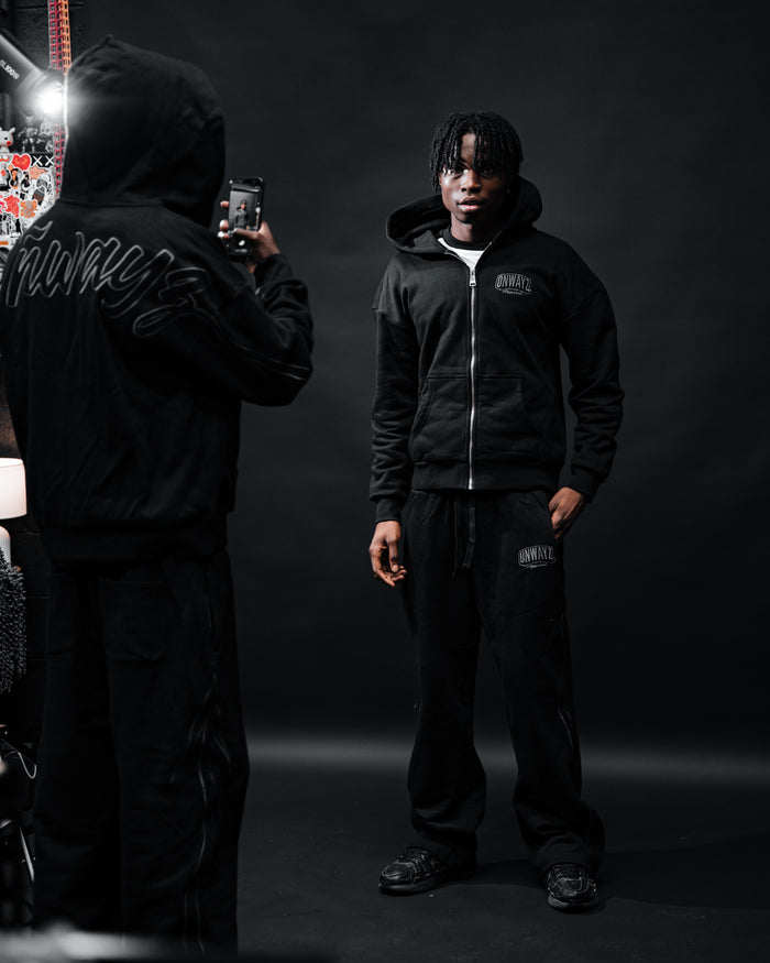 Arrow Sweatpants - Triple Black