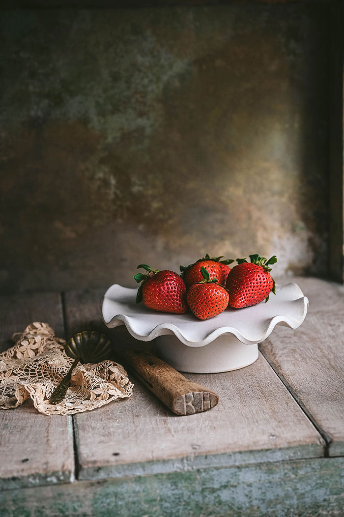 Ceramic Wave Pedestal Cake Stand