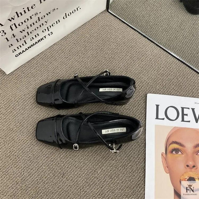 Black / 35
