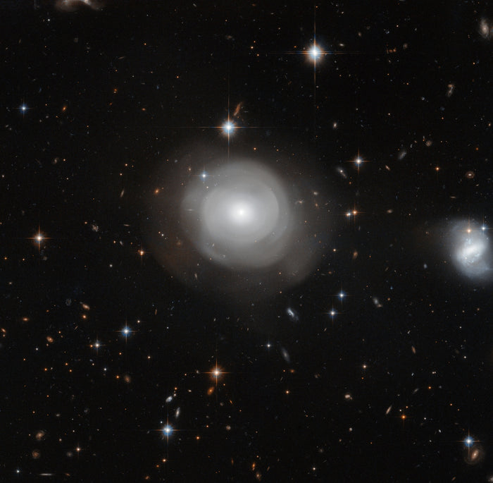 ESO 381-12 (PGC 42871) – Hubble Space Telescope Image