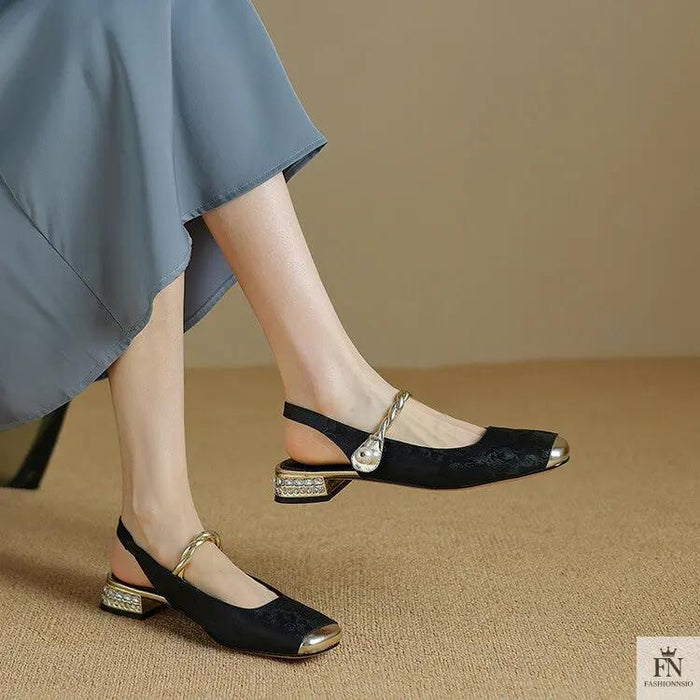 Black / 35