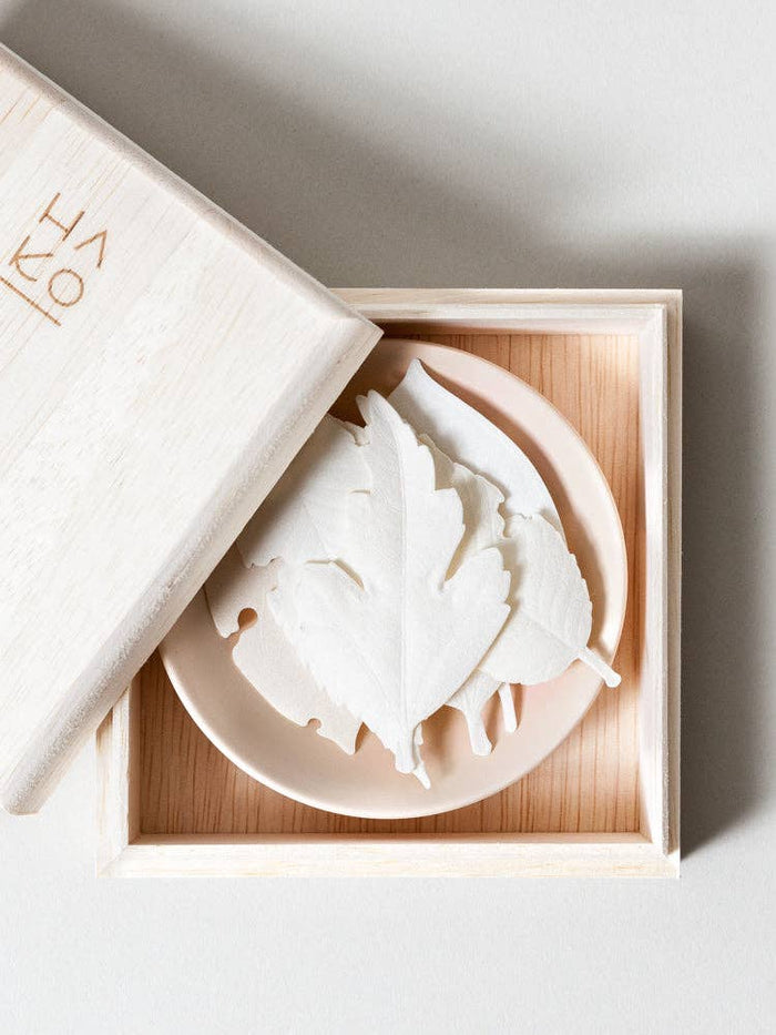 HA KO Paper Incense - Wooden Box Set of 6 Leaves With Incense Mat