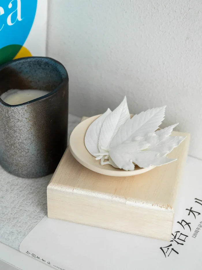HA KO Paper Incense - Wooden Box Set of 6 Leaves With Incense Mat
