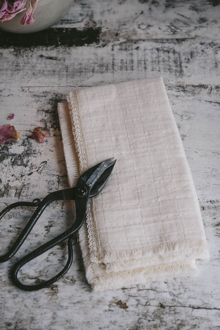 Lace Napkin Set