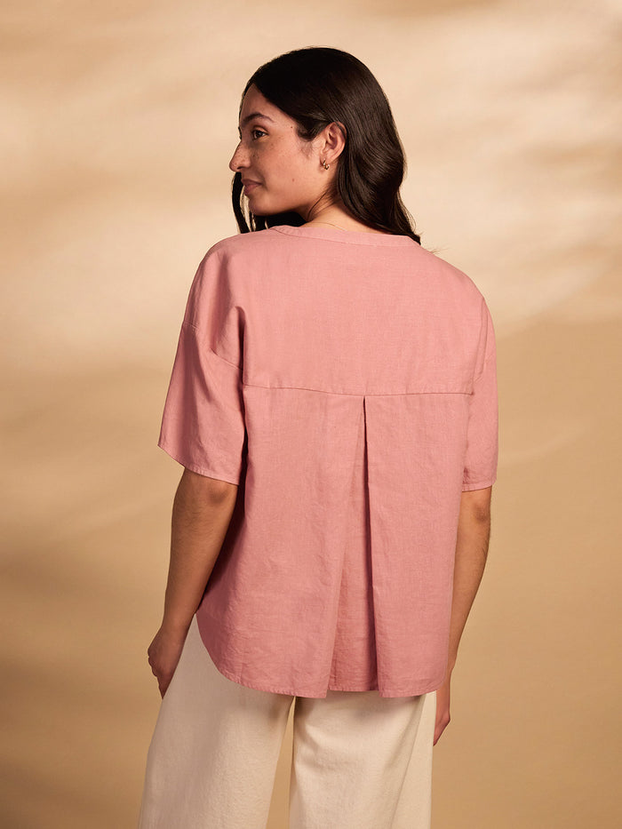 Linen Blend Dipped Hem Top