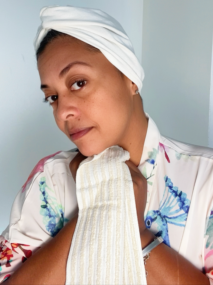 Magic Exfoliating Silk Towel - 100% RAW Silk for Radiant Skin - RFE Marketing Ventures
