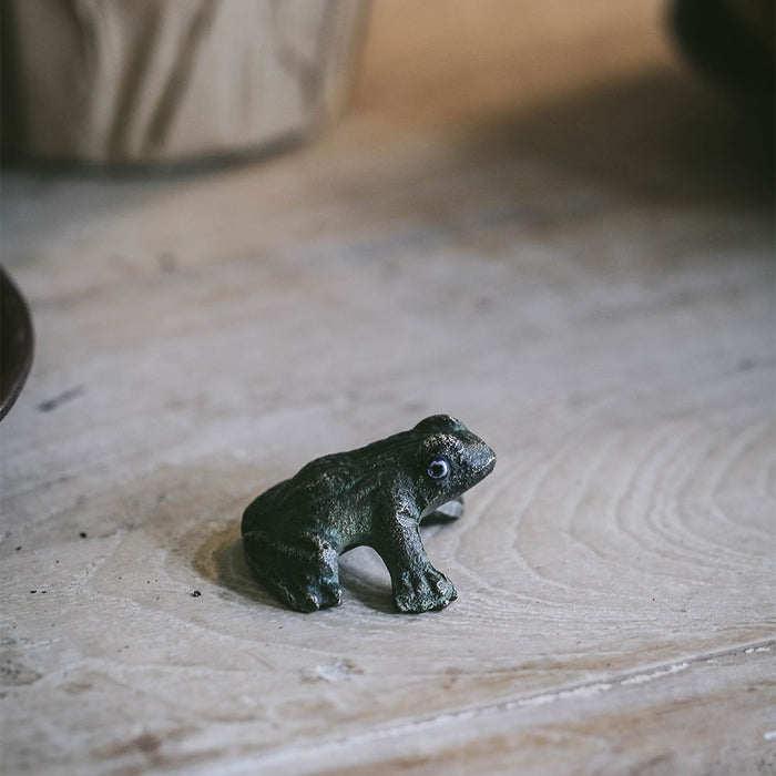Mini Cast Bronze Plant Frog