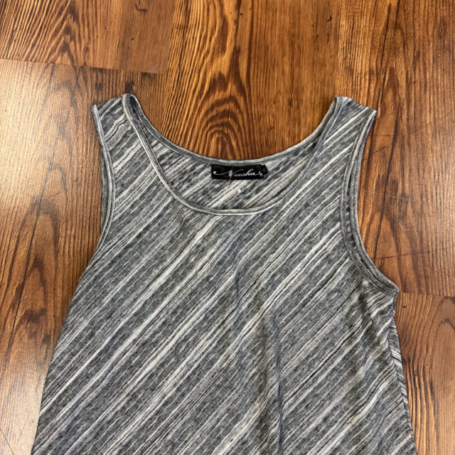 Neesha SIZE M Women's Tank