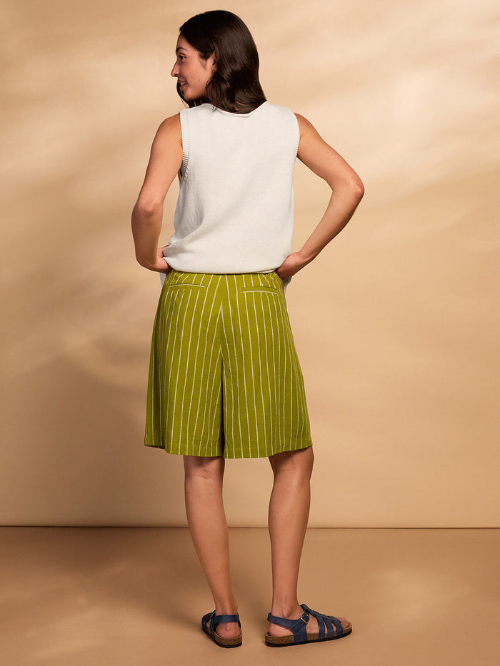 Pleat Front City Shorts