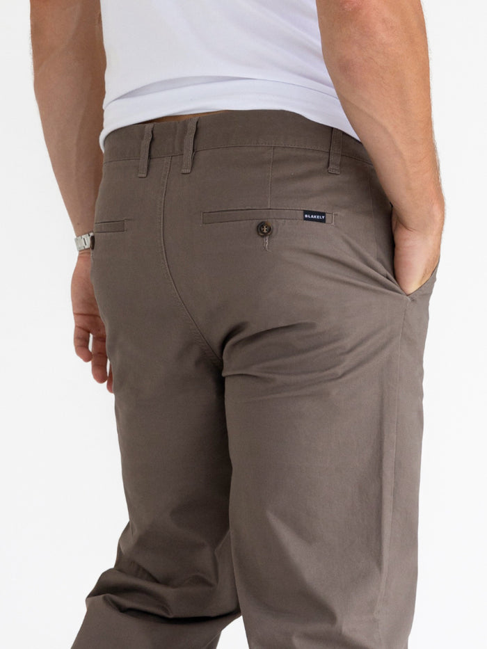 Relaxed Stretch Chinos - Brown