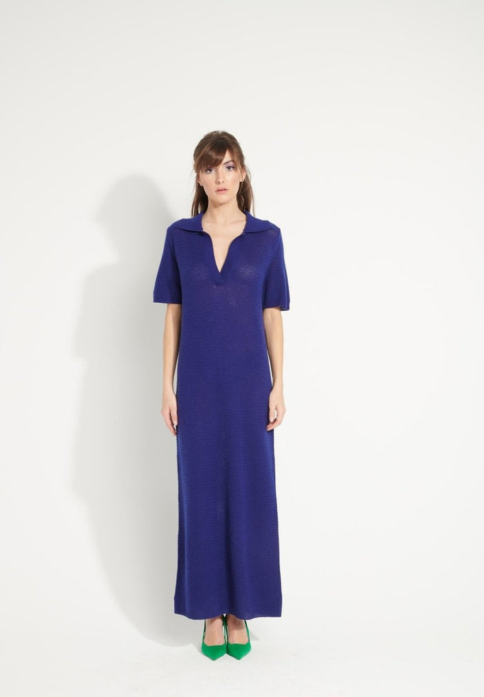 AVA 18 Longue robe col polo en cachemire à maille pointelle bleu nuit