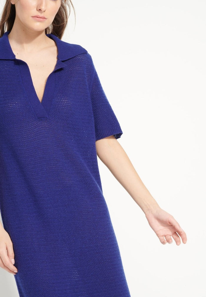 AVA 18 Longue robe col polo en cachemire à maille pointelle bleu nuit