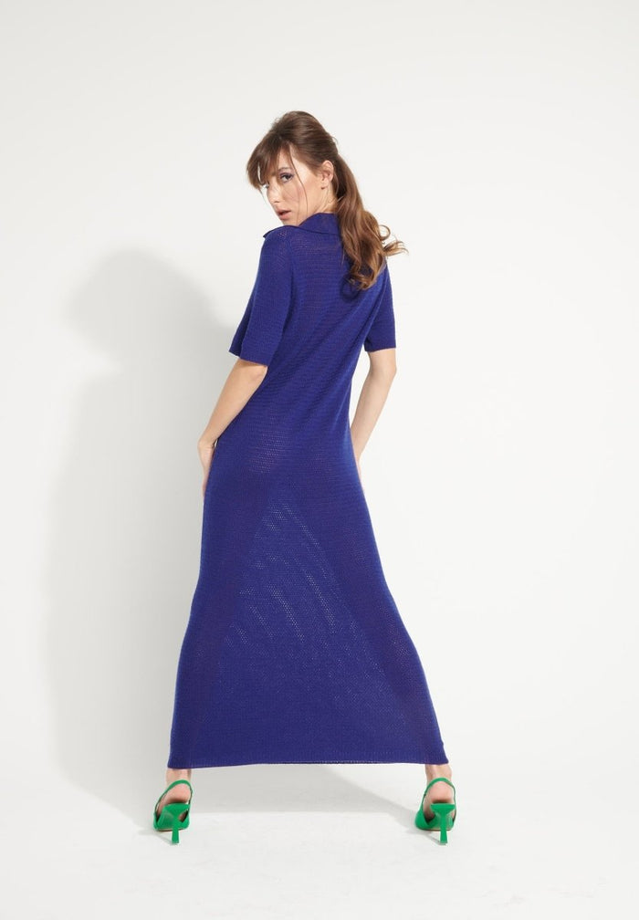 AVA 18 Longue robe col polo en cachemire à maille pointelle bleu nuit