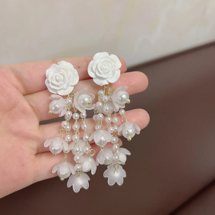 Rose Elegance Pearl Earrings fashionnsio