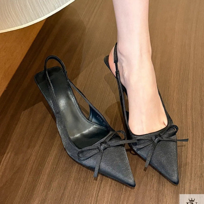 Black / 35