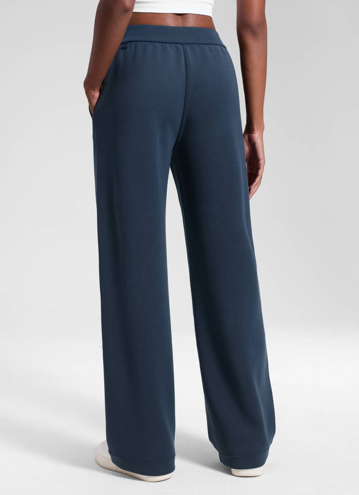 CRZ YOGA Women's SoftAura Casual Mid Rise Pocket Straight Leg Pant 30" Ink Blue