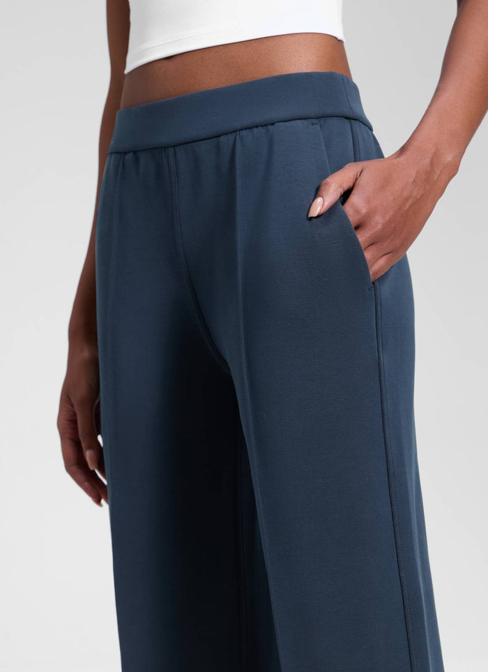 CRZ YOGA Women's SoftAura Casual Mid Rise Pocket Straight Leg Pant 30" Ink Blue
