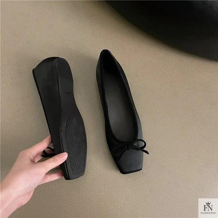 Black / 35