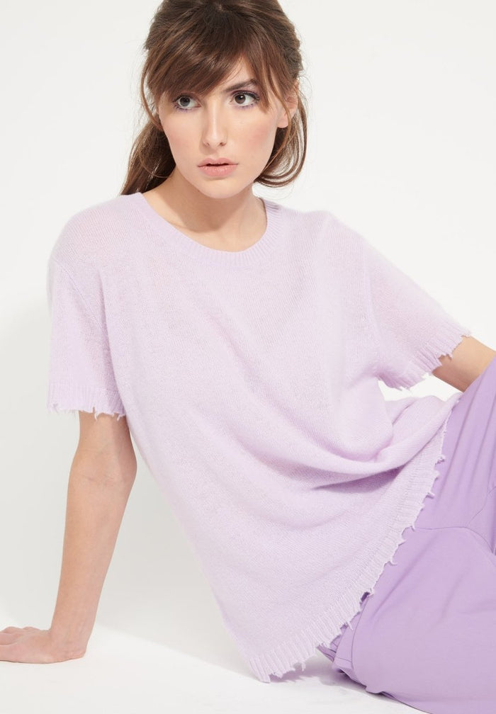 AVA 6 T shirt en cachemire déjaugé col rond manches courtes avec finitions ciselées lilas