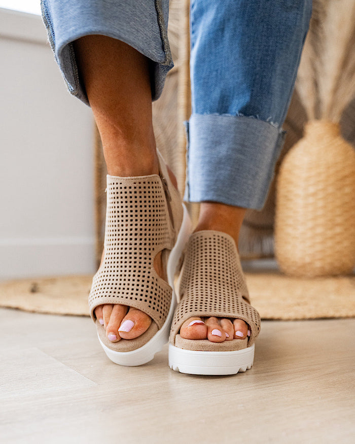 Very G Amy 2 Sandals - Sand SALE Very G