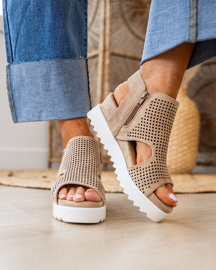 Very G Amy 2 Sandals - Sand SALE Very G
