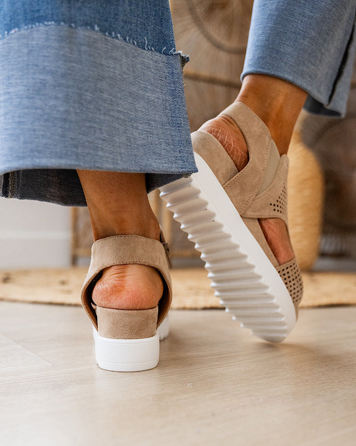 Very G Amy 2 Sandals - Sand SALE Very G